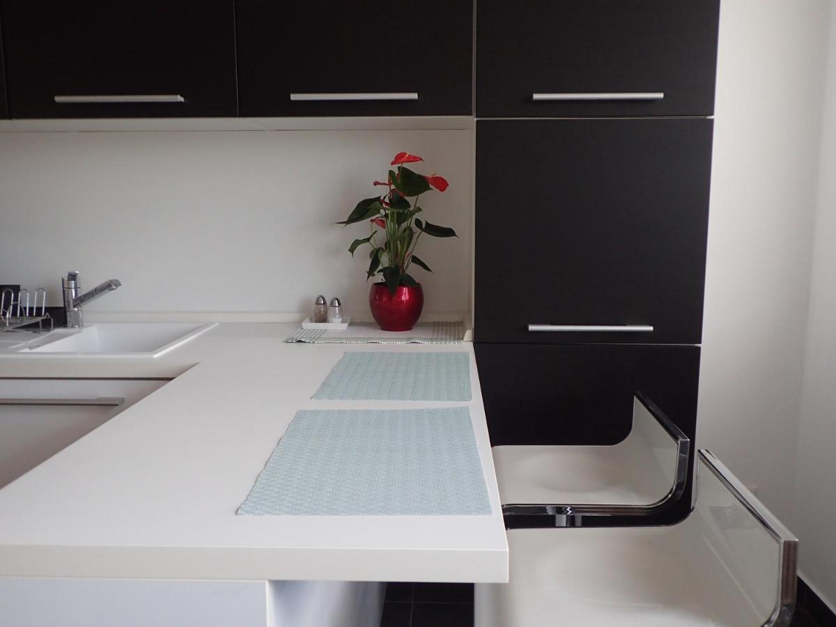 Marguerite Apartment - Parking Including Bratislava Eksteriør bilde